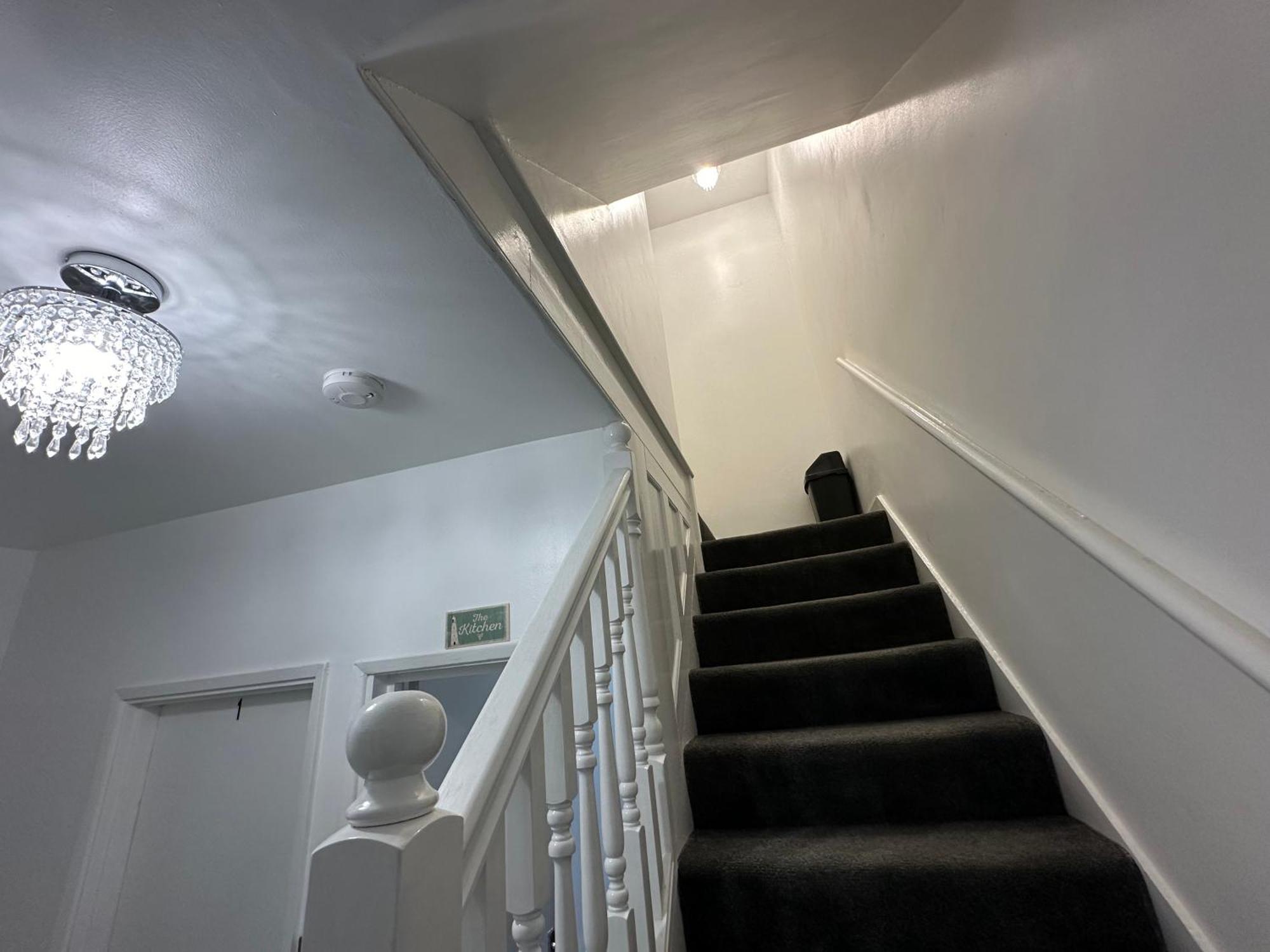 4Th Studio Flat With Private Own Bathroom A London Luxury Family Home Setup And Furnished With Double Bed Plus A Double Futon-Sofa Bed A Single Futon Bed A Baby Cot And Garden And Free Parking Buitenkant foto