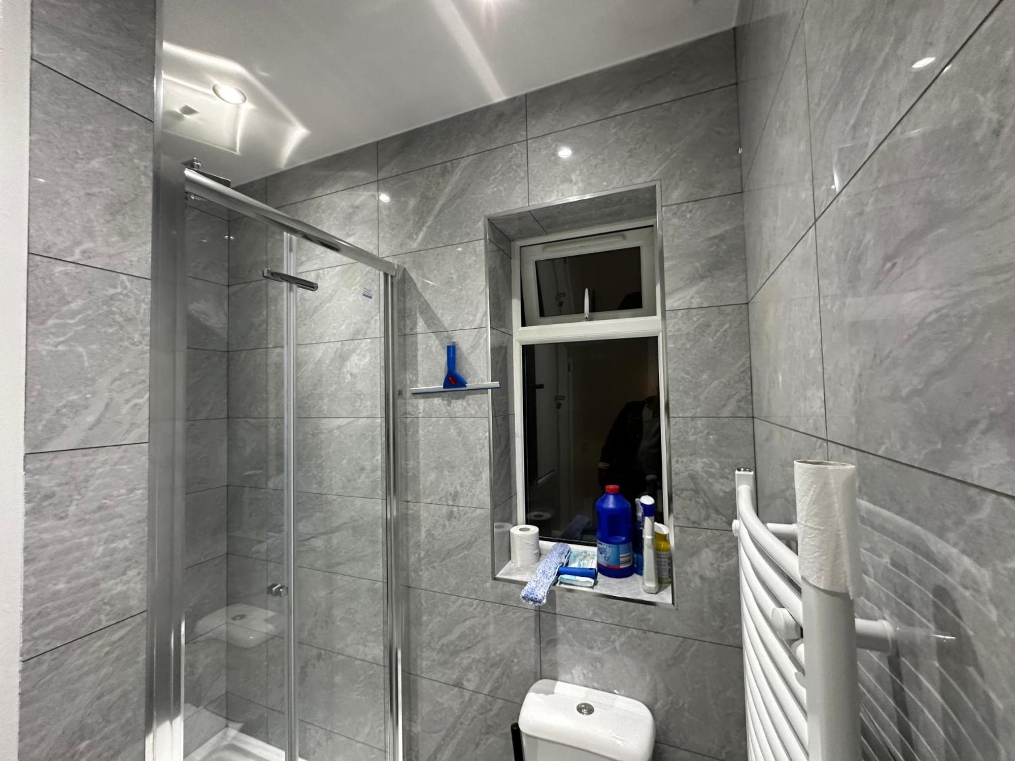 4Th Studio Flat With Private Own Bathroom A London Luxury Family Home Setup And Furnished With Double Bed Plus A Double Futon-Sofa Bed A Single Futon Bed A Baby Cot And Garden And Free Parking Buitenkant foto